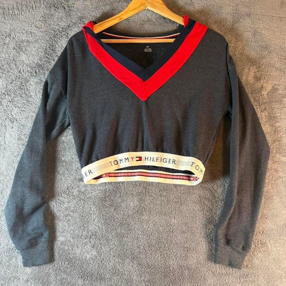 Navy and red Tommy Hilfiger long sleeve crop top S